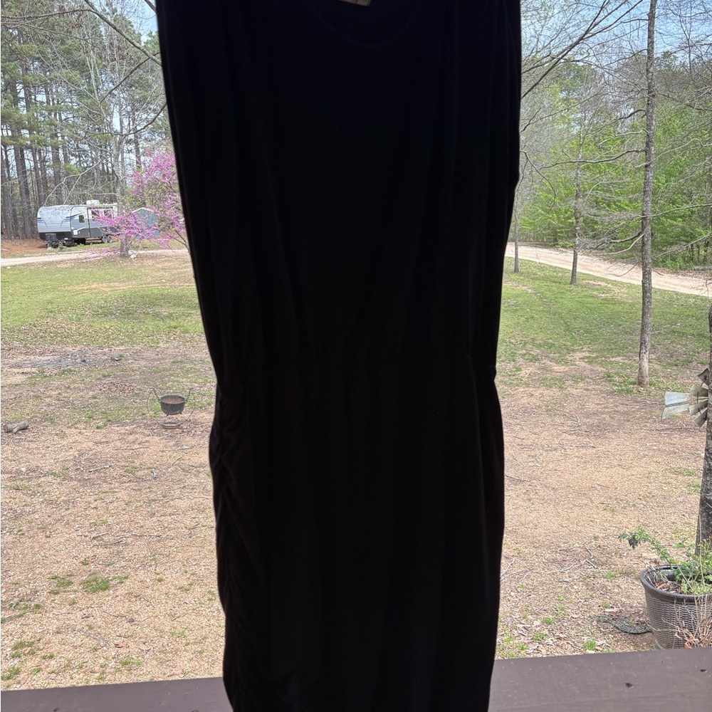 Elegant Black Sleeveless Dress
